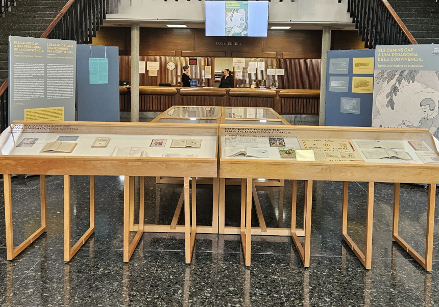 Exposició ‘Els camins cap a una pedagogia de la convivència' a la Facultat de Filosofia i Ciències de l'Educació.
